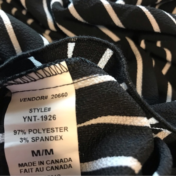 2 for $20 Frankie & Missy Black & White Flowy Blouse Medium - Picture 6 of 6